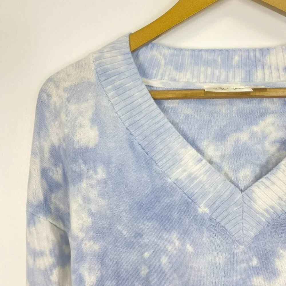 RD Style Blue and White Tie Dye V neck Swe…